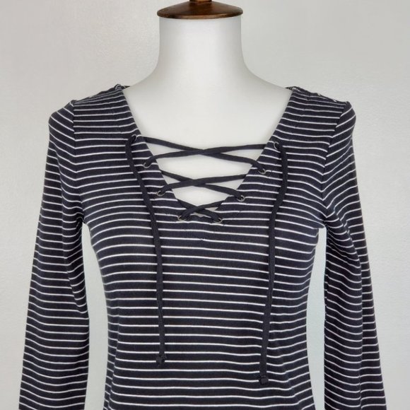 Old Navy Black W/White Stripes Grommet Lace Up V-Neck Knit Top, XS - Picture 2 of 9